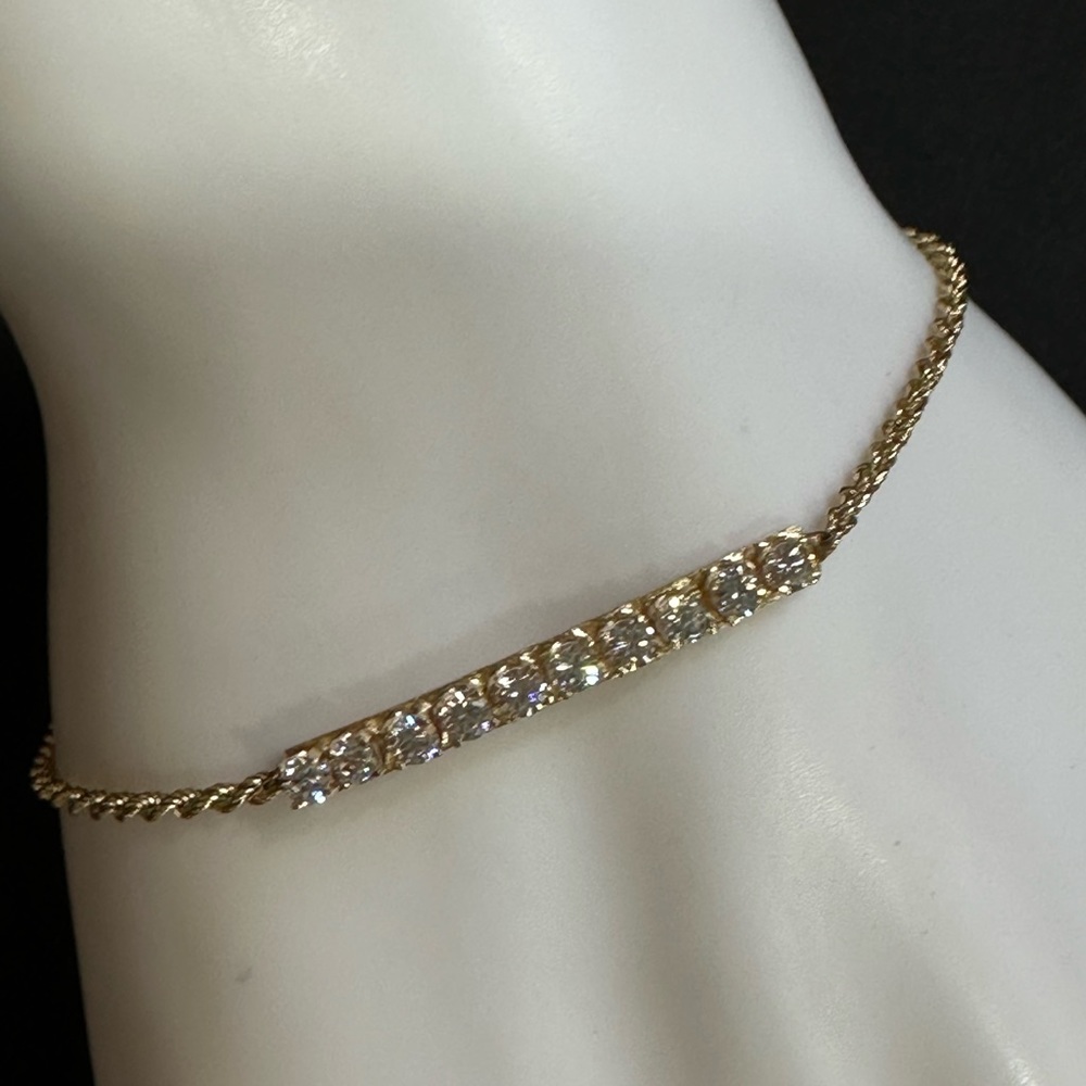 Beautiful  14k Yellow Gold Cubic Zirconia Bracelet